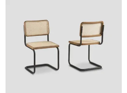 Sedia Morena in metallo laccato color Black con seduta e schienale in Rovere naturale con paglia di Vienna di Dialma Brown