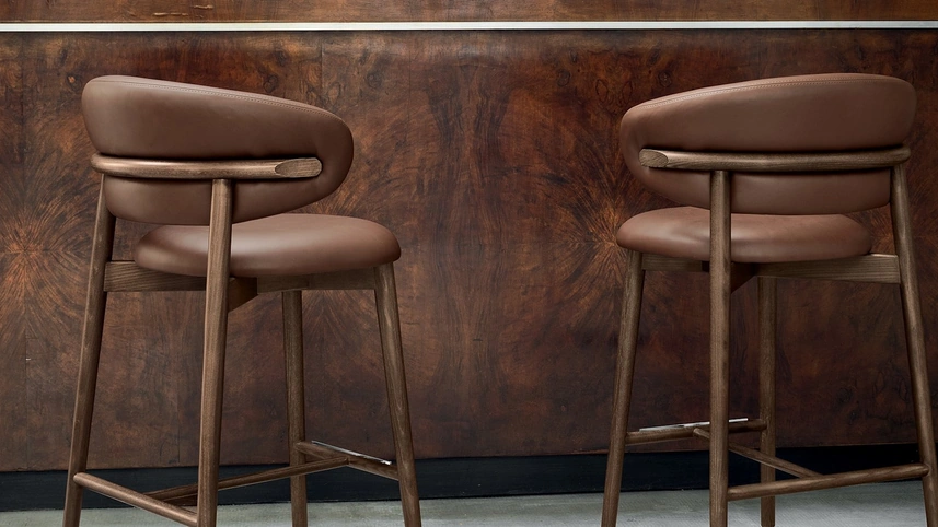 Sgabello in pelle Oleandro di Calligaris