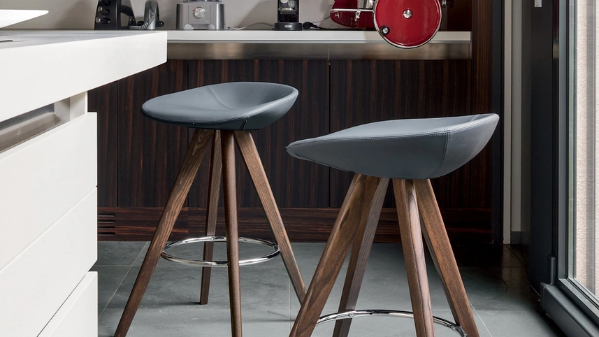 Sgabello Palm in pelle di Calligaris