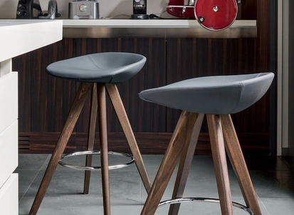 Sgabello Palm in pelle di Calligaris