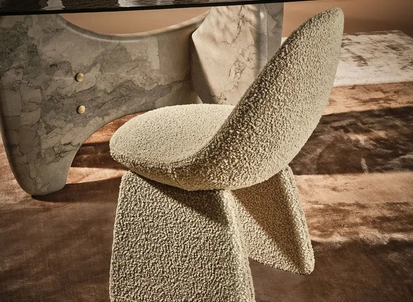 Sedia Pluma rivestita in tessuto di Nature Design