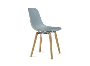 Sedia Pure loop Mono Wooden Legs con scocca in polipropilene e gambe in massello di Faggio Naturale Infiniti