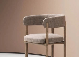 Sedia Stiks in tessuto e legno di Alf Da Frè