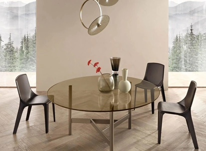 Tavolo rotondo Agos con top in vetro e base in metallo di Fiam