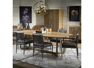 Tavolo ovale sagomato Andromeda realizzato in legno stratificato e legno massello di Rovere naturale di Dialma Brown
