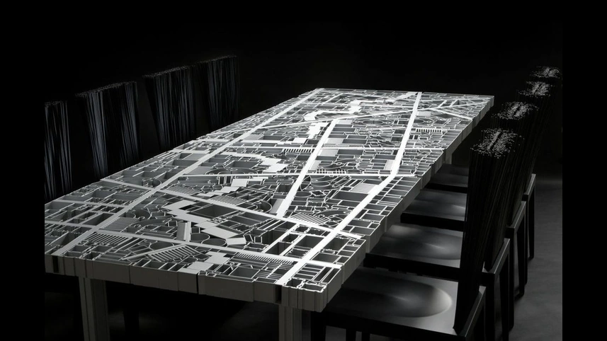 Tavolo rettangolare di design Baghdad Ispirato alla planimetria della capitale dell’Iraq costituito da centinaia di diversi profili estrusi d’alluminio, saldati artisticamente a mano in modo da formare una singola superficie totalmente traforata di Edra
