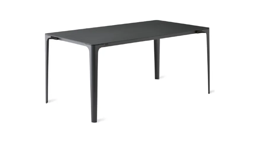 Tavolo in alluminio verniciato opaco nero Bistrot di Veneta Cucine