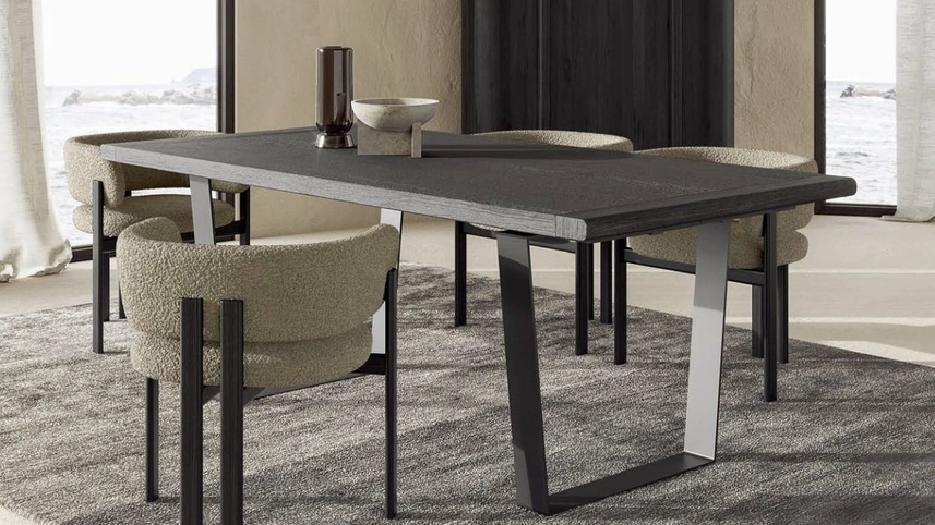 Tavolo Cocoon Allungabile in legno secolare Nero di Nature Design