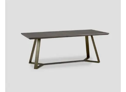 Tavolo DB006713 in legno base metallo di Dialma Brown
