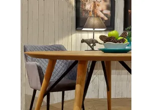 Tavolo rotondo Joele realizzato in legno stratificato e legno massello di Rovere naturale di Dialma Brown