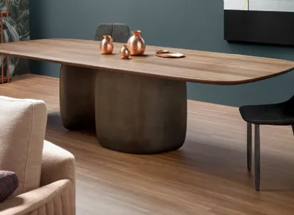 Tavolo rotondo con top in legno e base in poliuretano ad alta intensità Mellow di Bonaldo