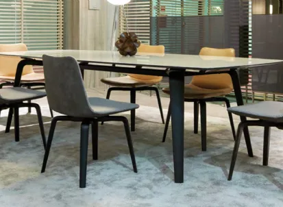 Tavolo in legno massello di Rovere e piano in vetro Gramercy di Misuraemme