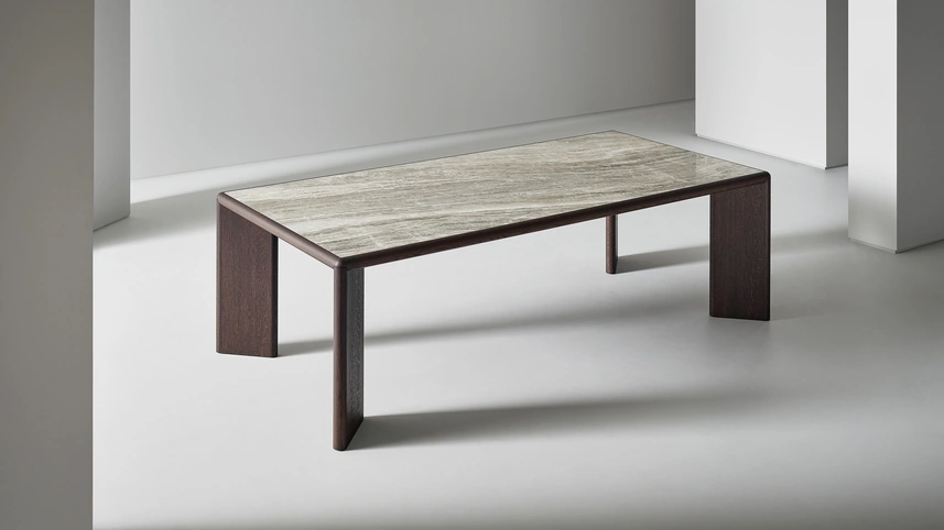 Tavolo Oshi in ceramica e legno di Bonaldo