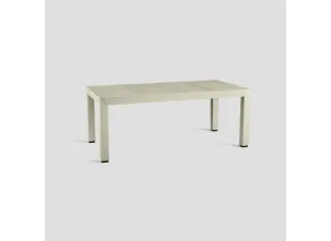 Tavolo rettangolare Plaza realizzato in legno massello di Conifera di Dialma Brown