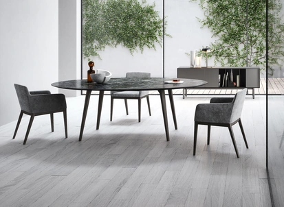 Tavolo Rea con top in marmo di Novamobili