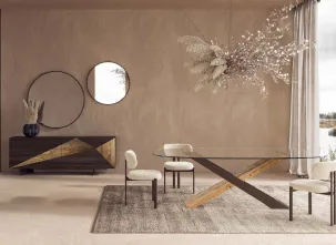 Tavolo X in cristallo extrachiaro con base in metallo e legno secolare di Nature Design