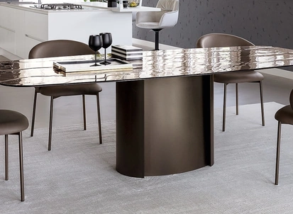 Tavolo in vetro Yoroi di Calligaris