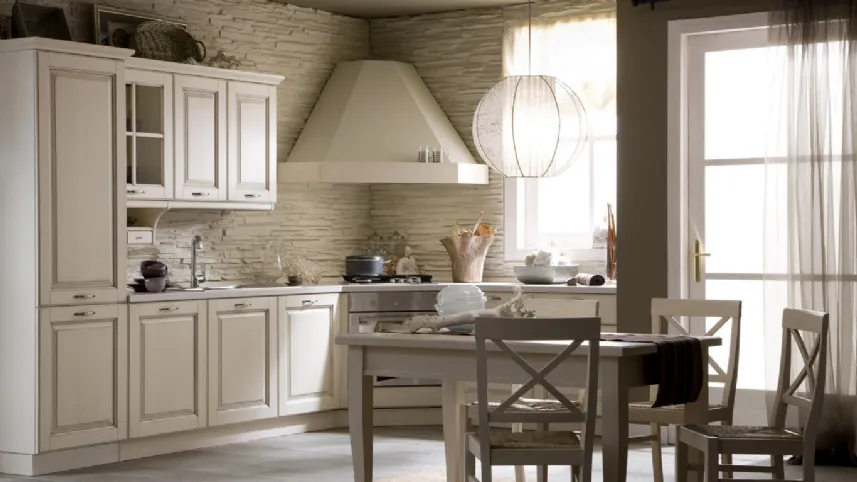 Cucina Classica lineare Memory in legno laccato Bianco antico di Veneta Cucine