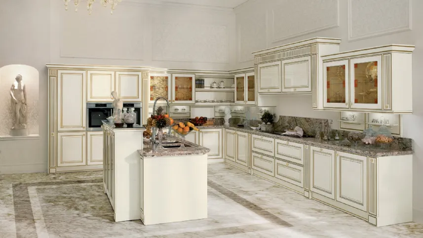 Cucina Classica angolare Mirabeau in laccato Chantilly di Veneta Cucine