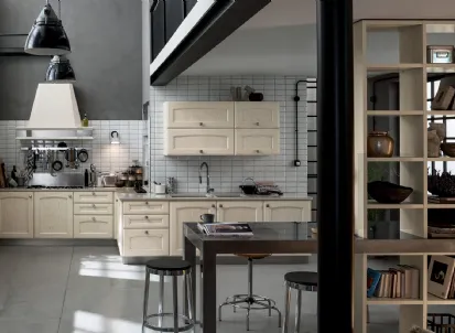 Cucina Classica angolare Villa d'Este in legno laccato Avorio di Veneta Cucine