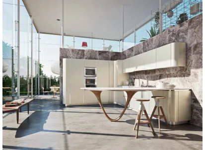 Cucina Design in laccato con penisola caratterizzata da una innovativa gamba curva Ola di Snaidero