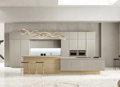 Cucina Design con isola Way Materia in vetro satinato grigio atlantico e rovere di Snaidero