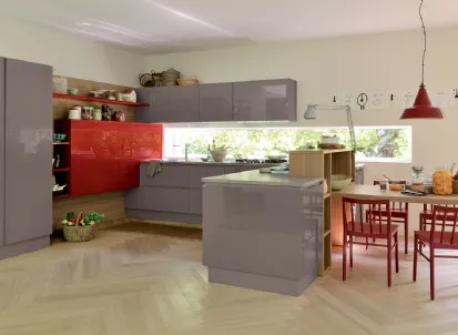 Cucina Moderna Extra angolare in laccato lucido Marron Visone e Rosso veneziano di Veneta Cucine