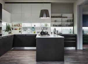 Cucina Moderna in Frassino scuro e laccato lucido con penisola Extra di Veneta Cucine