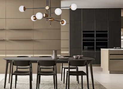Cucina Moderna Iconica 02 in Vetro Cappuccino Liscio e Cannettato di Veneta Cucine