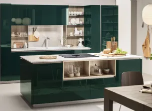 Cucina Moderna Lounge con isola in laccato lucido Verde Alpi di Veneta Cucine