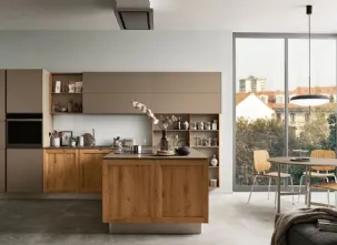 Cucina Milano 06 in Rovere e laccato Marrone di Veneta Cucine