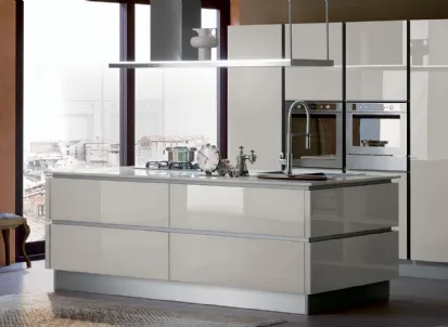 Cucina Moderna Ri-flex 06 con isola in vetro laccato lucido Grigio Corda di Veneta Cucine