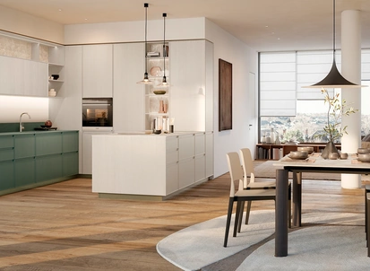 Cucina Moderna con penisola Sakura 07 in Frassino laccato opaco Verde e Frassino laccato Crema di Veneta Cucine