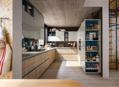 Cucina Moderna Start Time Go angolare in Play Rovere medio e laccato lucido Grigio di Veneta Cucine