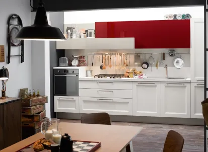 Cucina Moderna Tablet lineare in laccato opaco Bianco e laccato lucido Rosso Ciliegia di Veneta Cucine