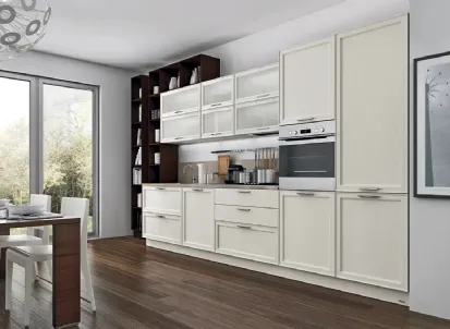 Cucina lineare su misura in legno laccato Bianco opaco Melograno Cucina composizione 01 di Le Fablier