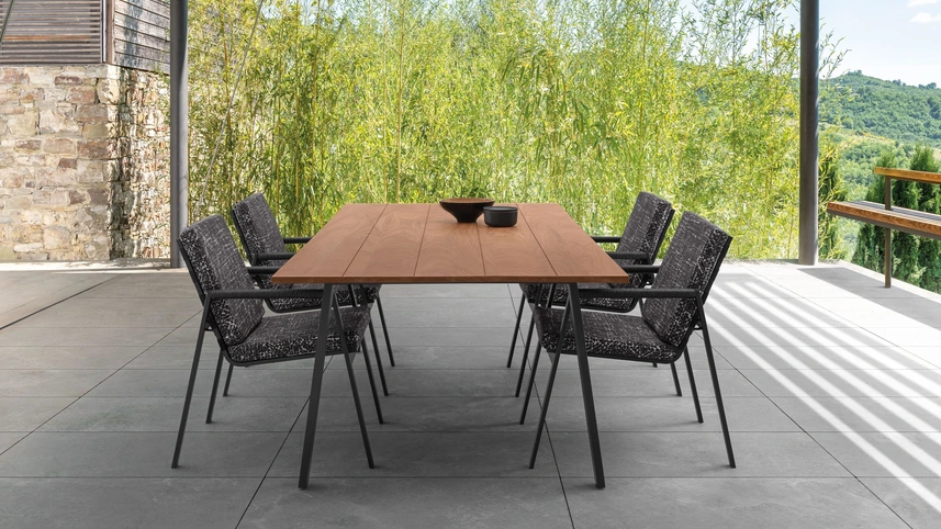 Tavolo in legno e sedie imbottite Cottage di Talenti