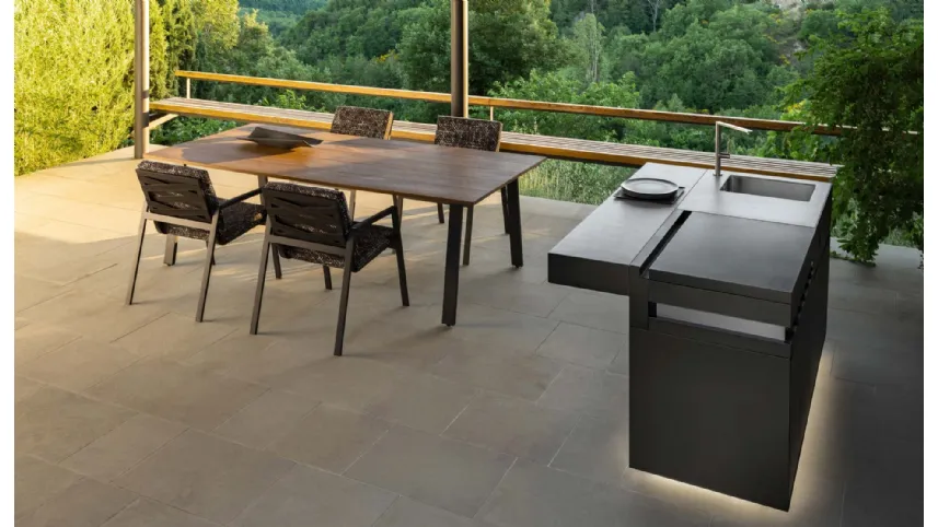 Tavolo in alluminio e legno di iroko con Sedie in alluminio e tessuto imbottito Cottage di Talenti