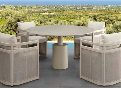 Tavolo in gres e Sedie in alluminio Edwin Alu di Talenti