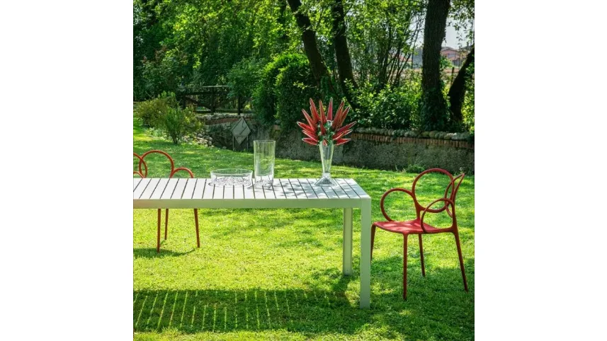 Tavolo da giardino realizzato in alluminio KALIMBA di Driade
