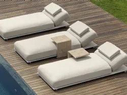 Lettino in tessuto e Tavolino in ecopelle Tressé di Talenti